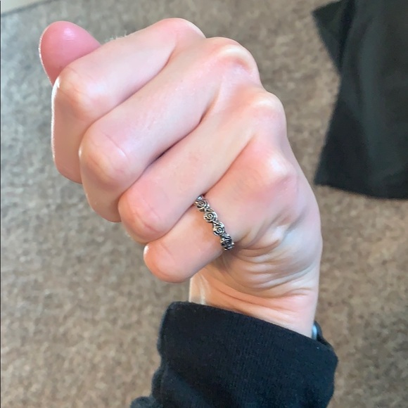 Urban Outfitters Jewelry - Cute Rose Ring